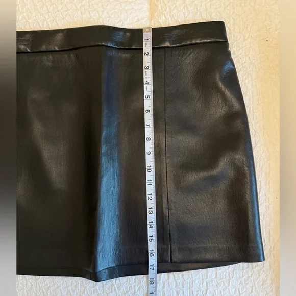 Wilfred Tempest Faux Leather Mini Skirt – Black – Size 16 (NWT) - Picture 3 of 11
